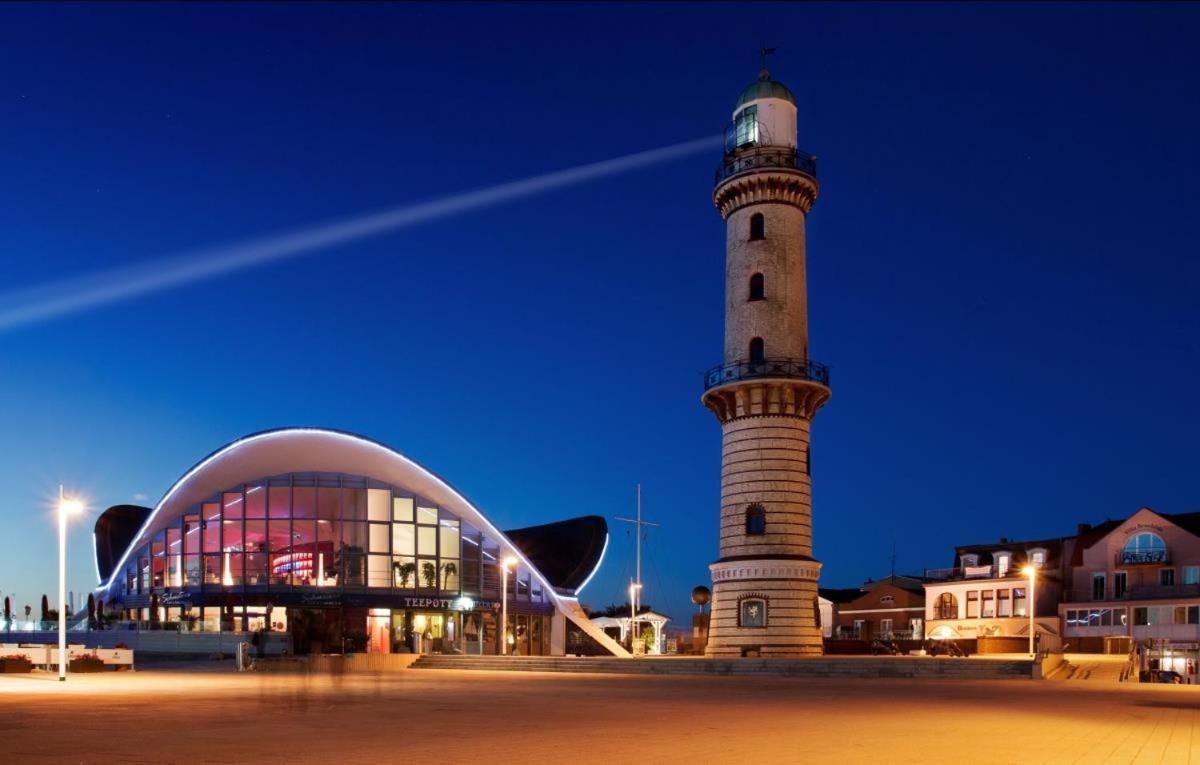 Lotsenhaus/Ostseewelle Rostock Buitenkant foto